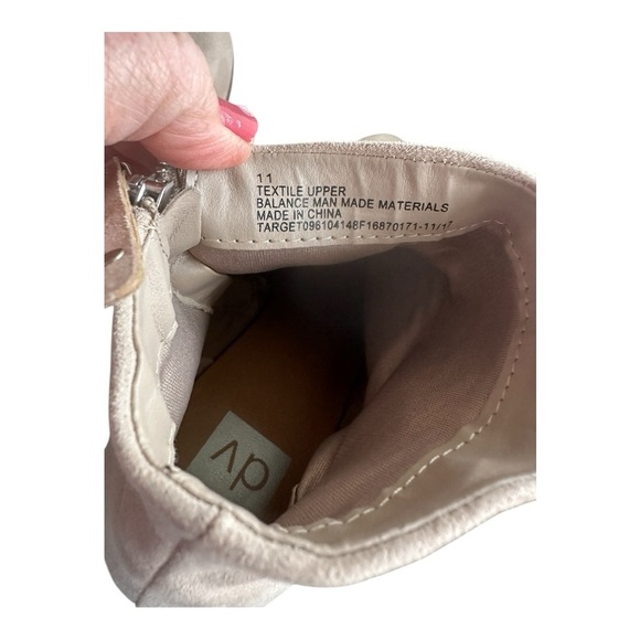DV by Dolce Vita Ankle Booties Women Block Heel Side Zip Faux Suede Beige 11 - Picture 3 of 4